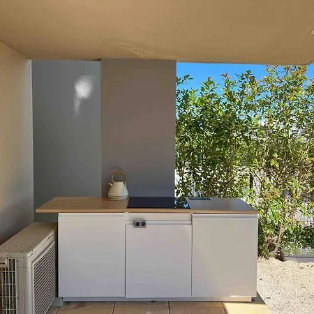 Face Au Bateaux, Neuf, 2 , Jardin Appartement *